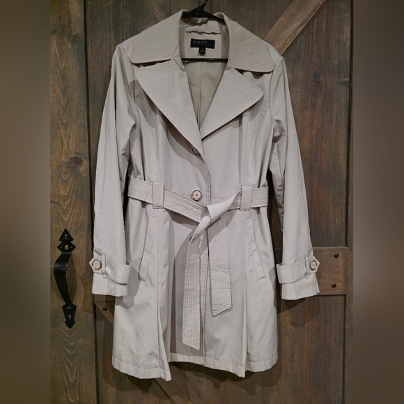 Jason Kole Jackets & Blazers - Jason Kole Women's Beige Belted Trench Coat Size Large